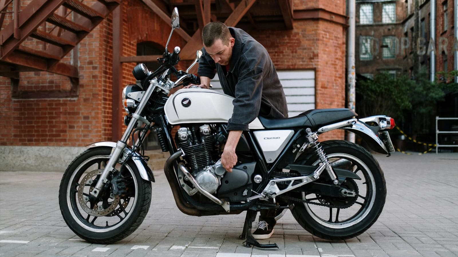 Uskladnenie motorky a skútra v zime